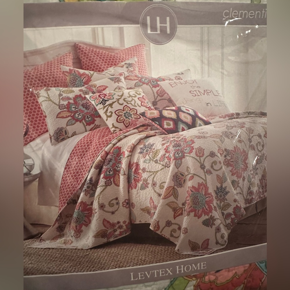 Levtex Multicolor Floral Quilt Set
